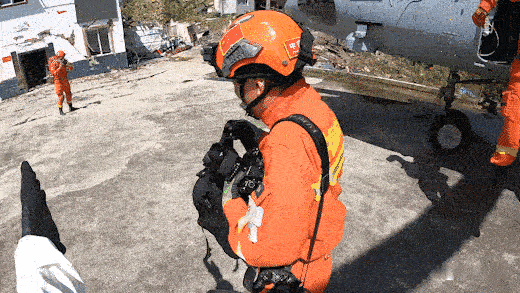 单轮着地之前Z20搞过。2022年9月四川泸定地震期间解放军空军米171Sh在震