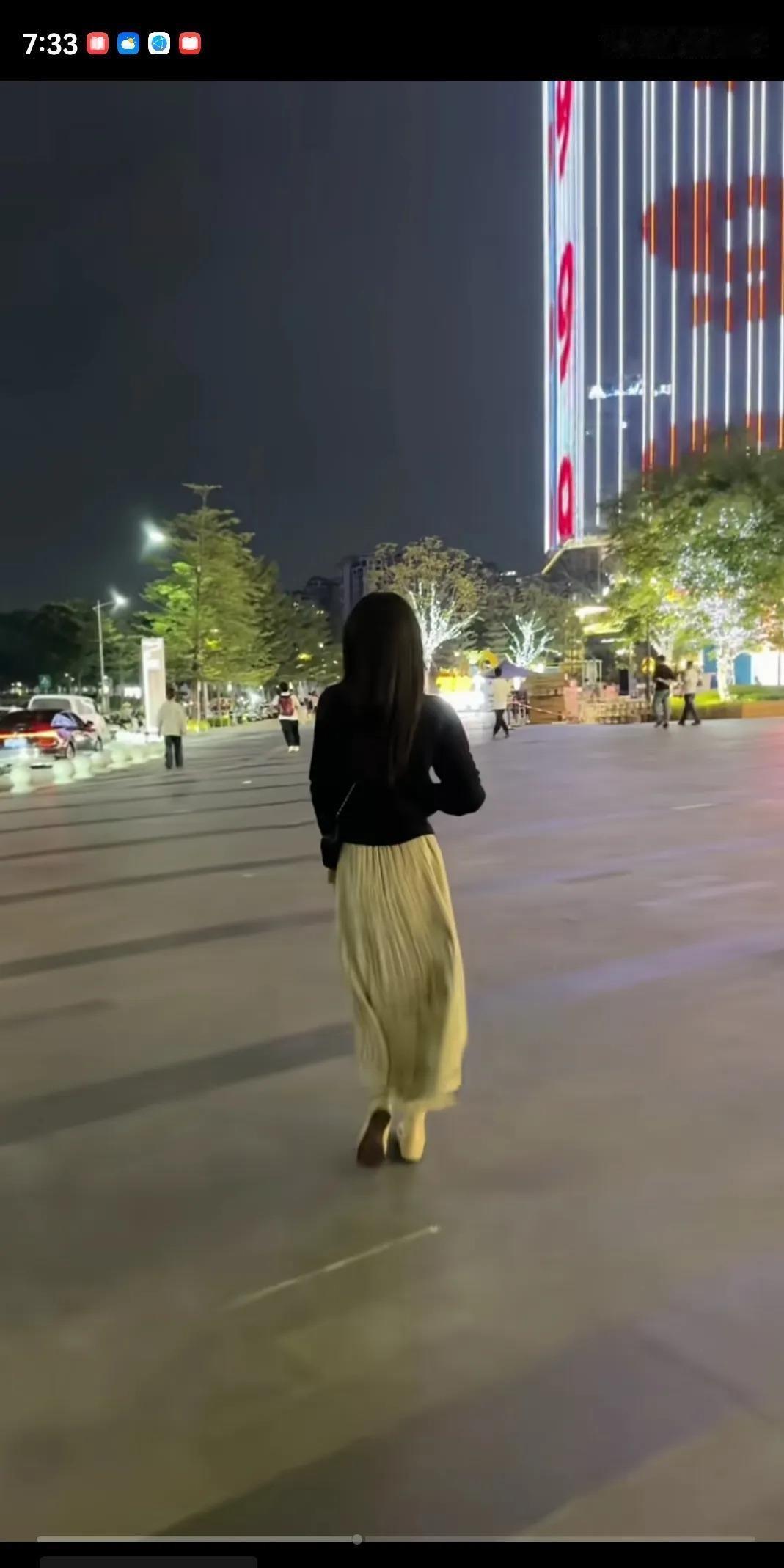 最近，不少女性到了一定年纪后，开始不愿意和丈夫同床，甚至主动要求分房睡。这是为什