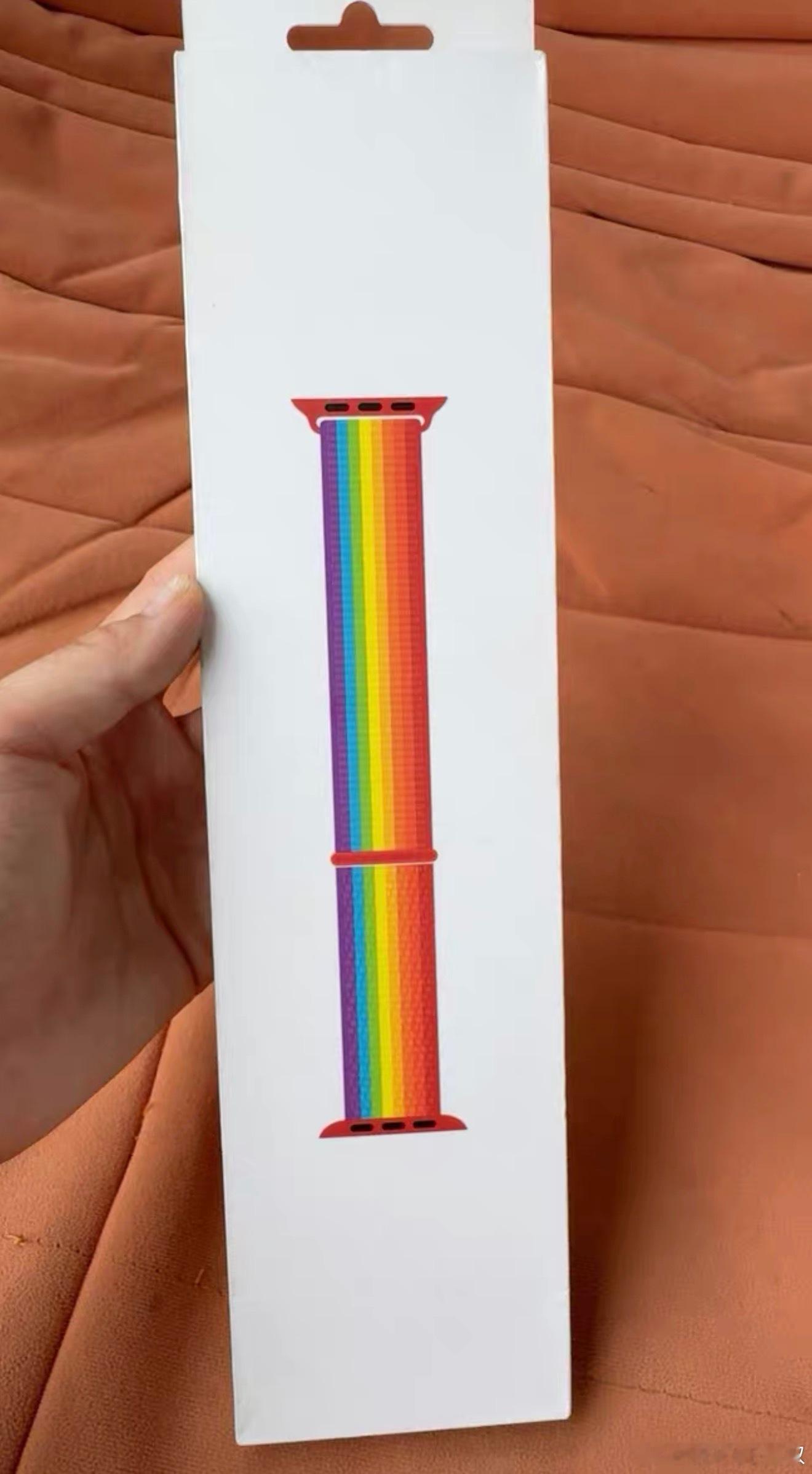 【周末愉快】明天开学了，送一套未拆封的压箱底彩虹表带（45-49mm通用），㊗️