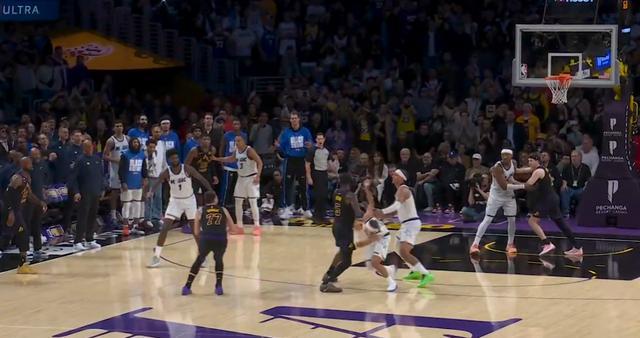 复仇之战！三大利好力助湖人拿下魔术
明天上午7点，湖人客场挑战魔术，这是一场必须