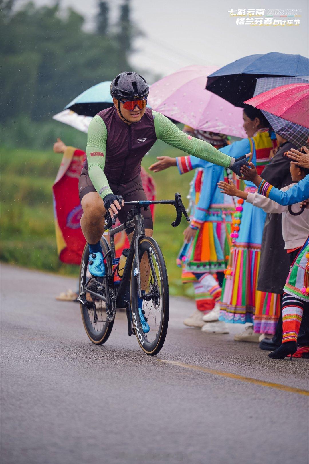 对自行车是越来越喜爱了。格兰芬多给自己的意义挺深刻的，今年比完明年要好好加油了 