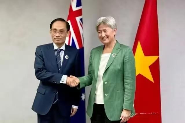 不简单！越南外长黎怀忠会见澳大利亚外长黄英贤，竟然大谈特谈南海问题。

7月22