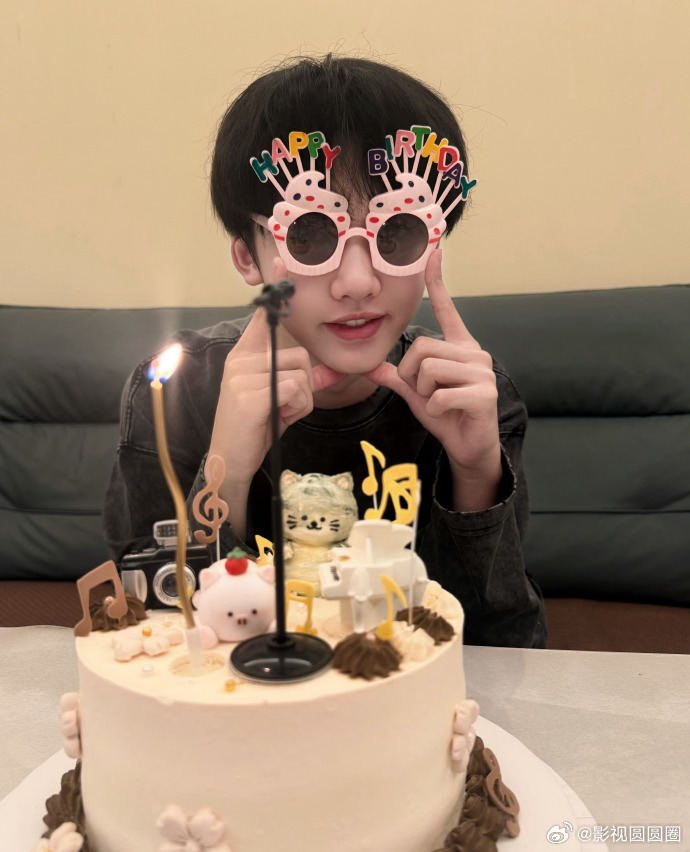 张奕然生日纪录片暂缓关于生日纪录片的最新安排，近期暂时无法上线，整体节奏放缓，后