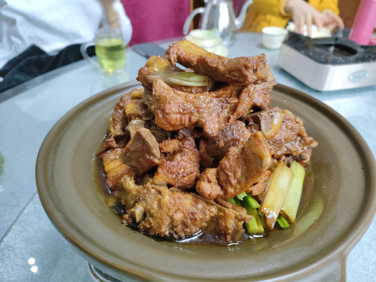 今天来信阳息县，当地特色菜，有被惊艳到
今天来到信阳息县，这里古称息州，又叫中华