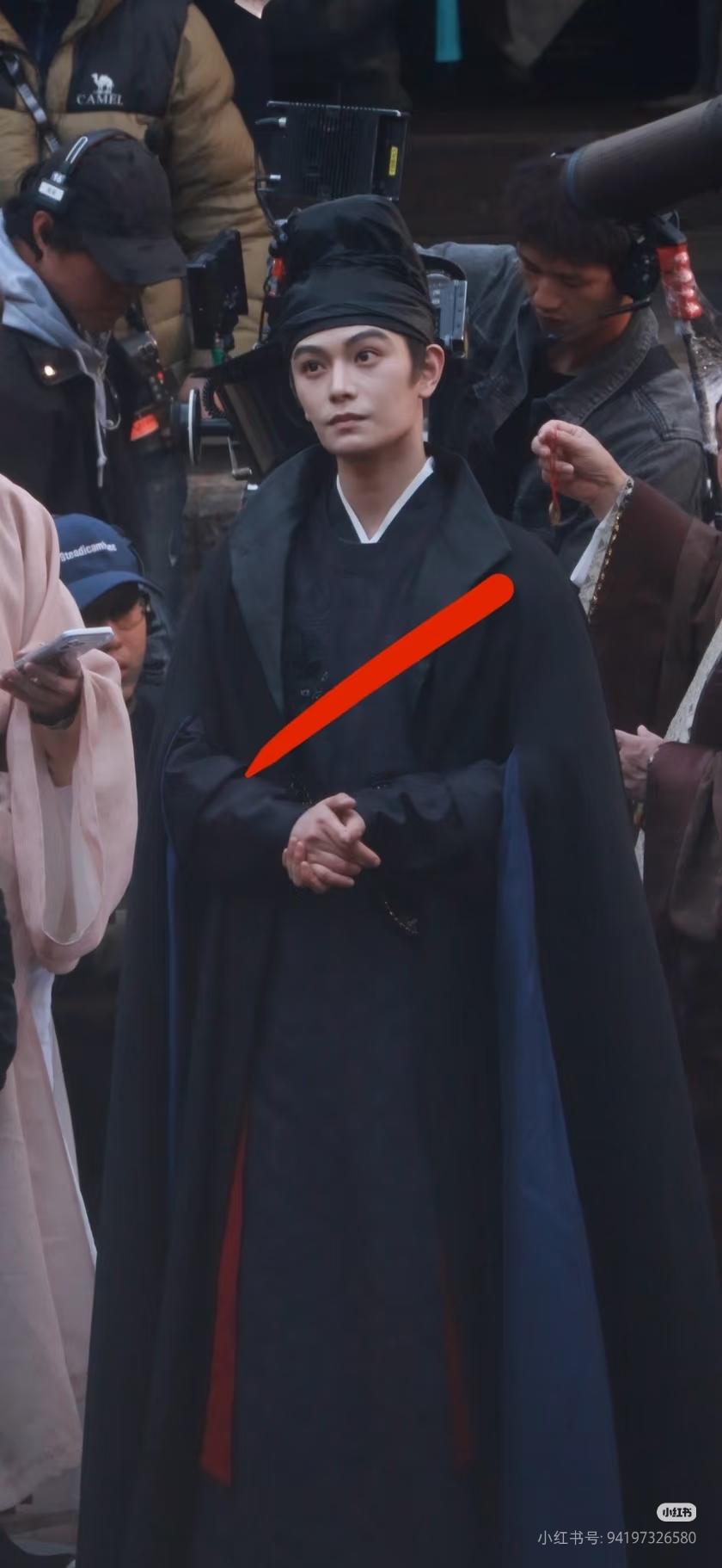 横店代拍生图，
张凌赫，陈星旭帅。
李一桐，卢立晓美。
丁禹兮离开滤镜磨皮修容…