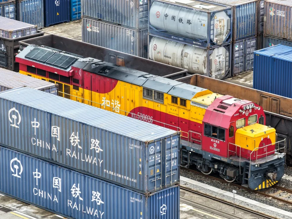 欧盟贸易官员近期放话：中欧谈不拢就“关门”。中国商务部则回应，中欧各层级磋商一直