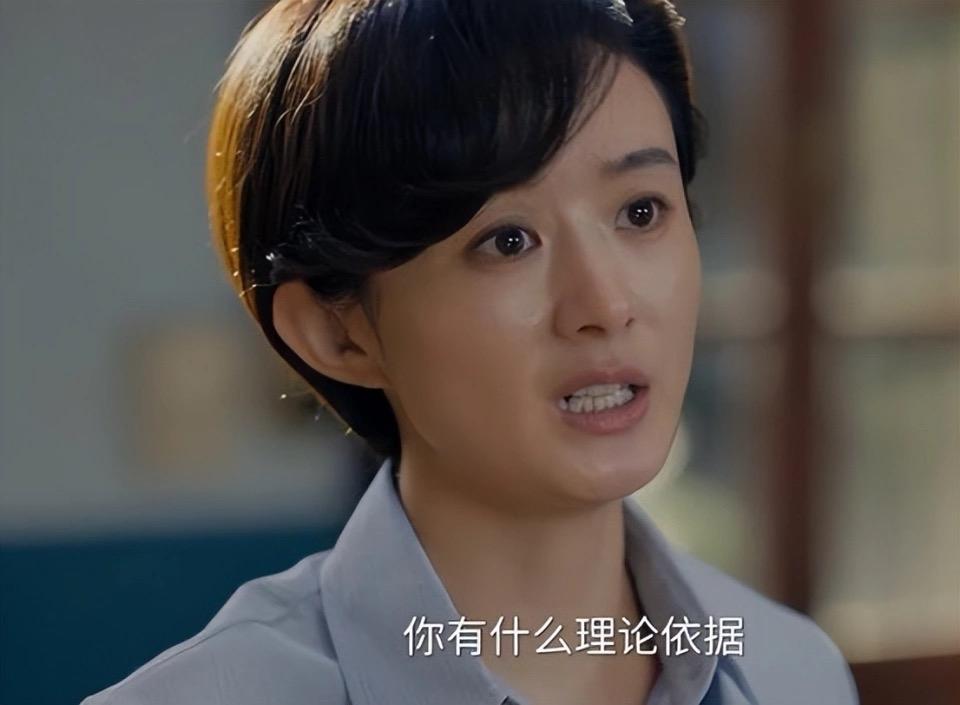 赵丽颖《小城大事》台词争议两极反转！"AI式念白"与封神金句为何同框？

央视开