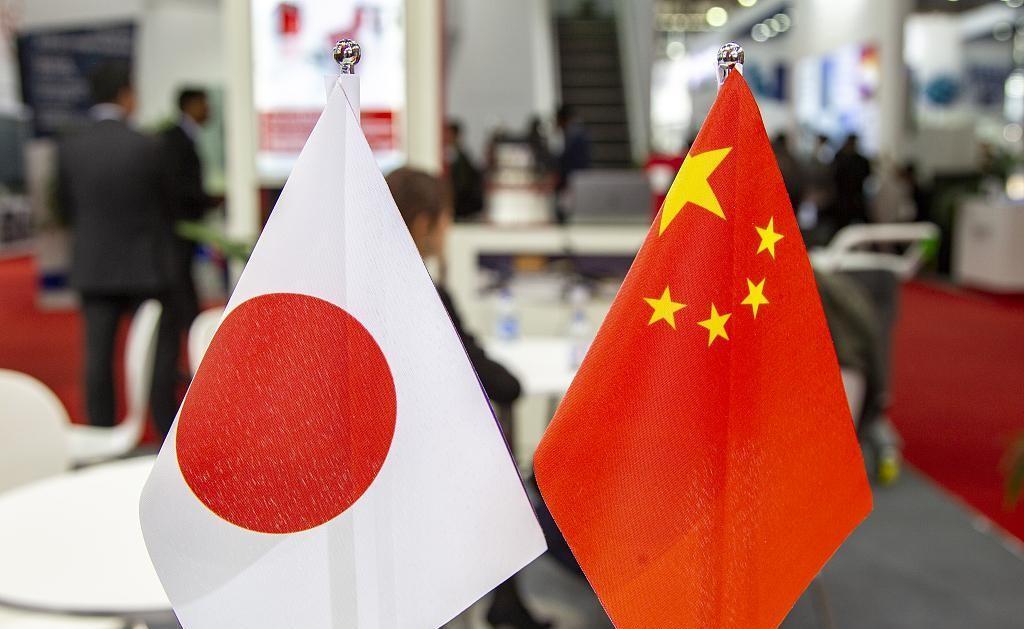 中日关系一直都是极其复杂的双边关系，不仅仅有历史因素也有现代的因素。

琉球群岛