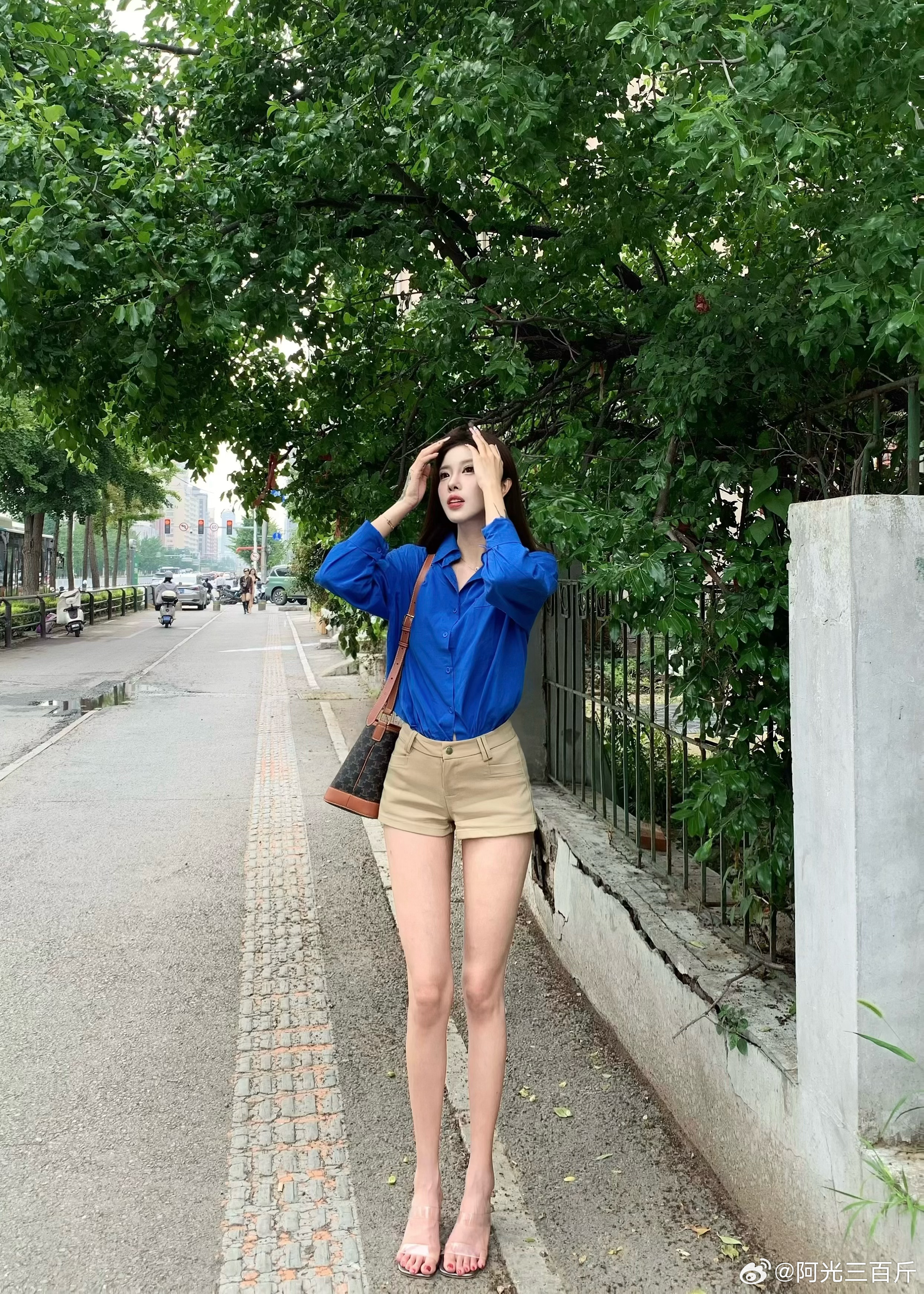 像车间工作服一样的衬衫 