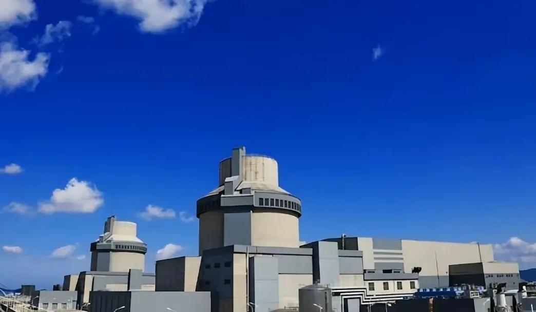 全球唯一，我国第一座钍基熔盐核反应堆开始运行。钍是一种稀土元素，我国铀资源十分贫