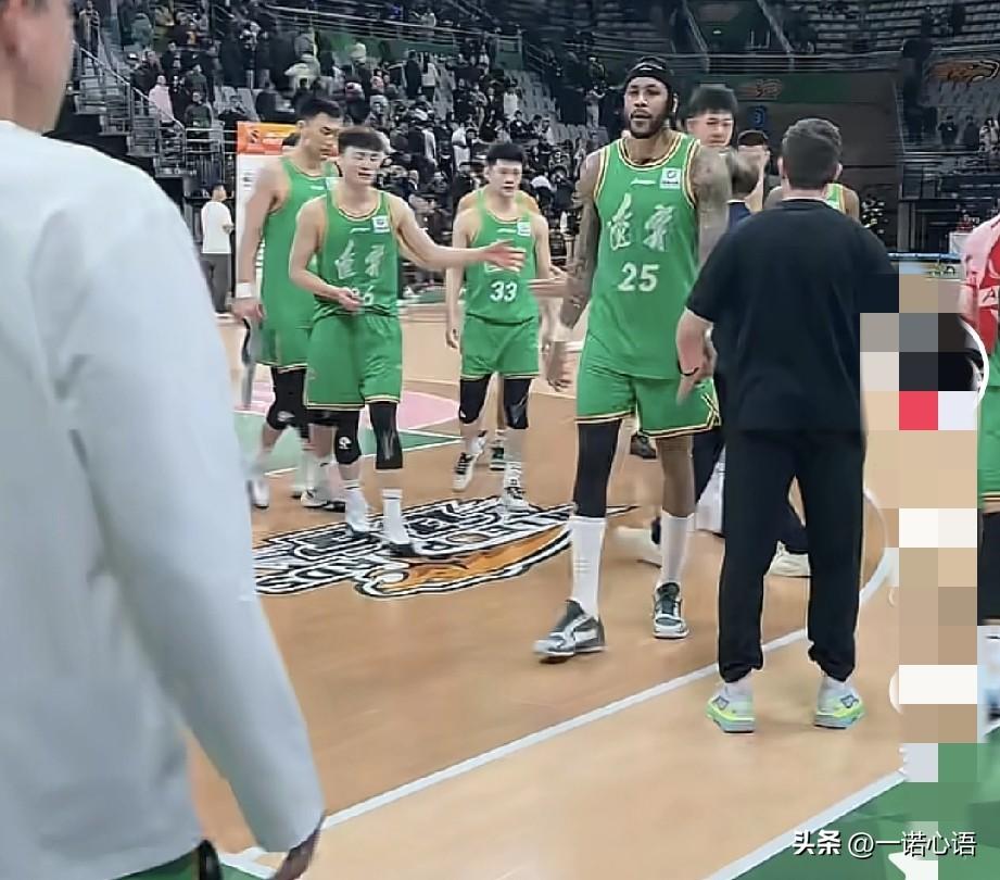 别再吹辽宁必胜了
看完昨晚广东对被江苏虐杀，你还敢预测辽宁队能胜北汽，那你真是乐