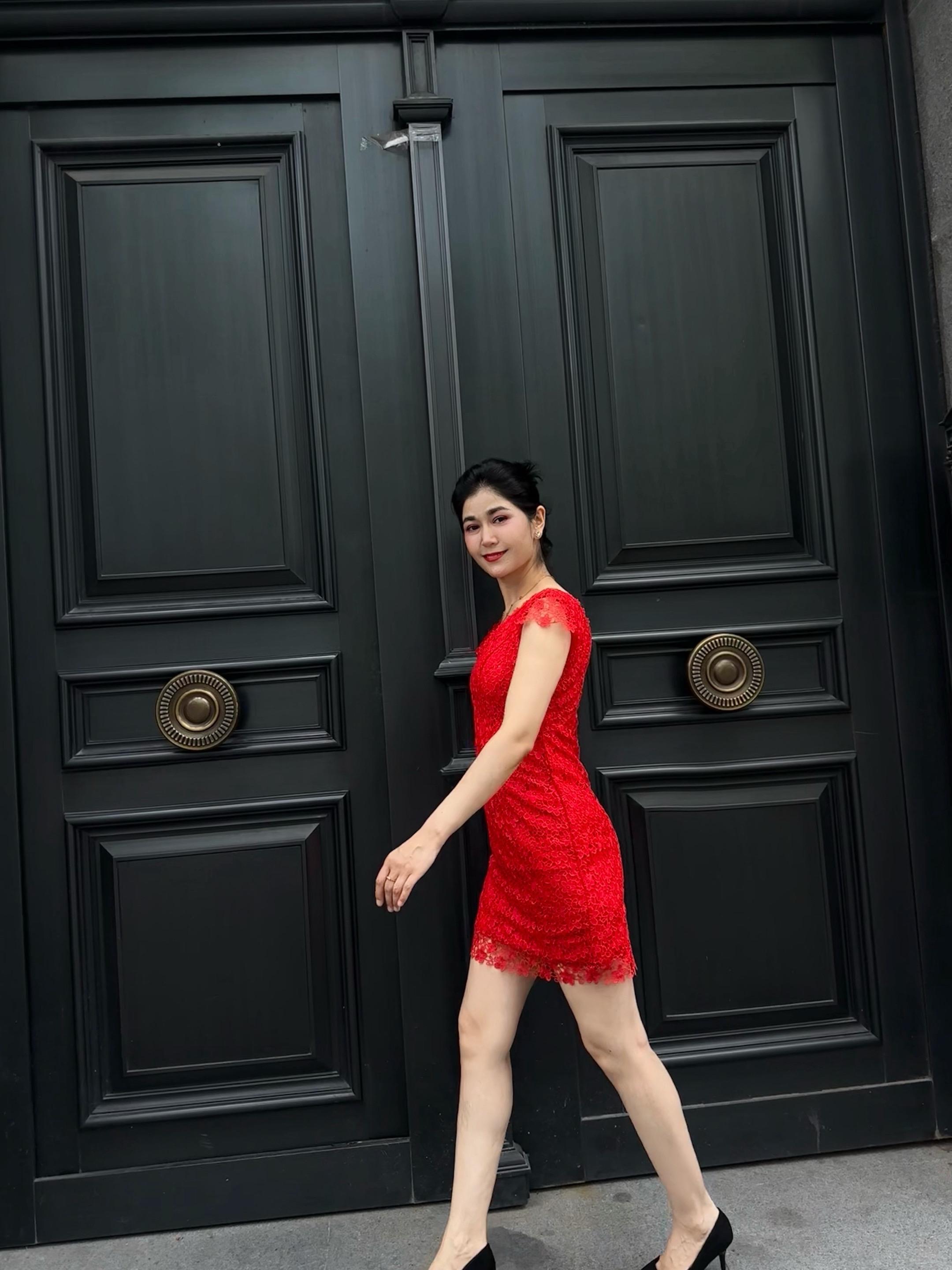 夏天的味道 夏天该有的样子 红色裙子的魅力 红色连衣裙气场全开