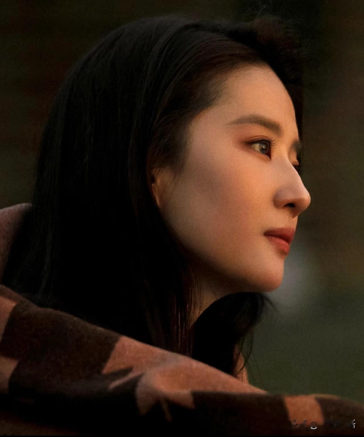 谁都有过被狠狠伤害的时候。
想大哭大闹，想撕破脸报复，
想让伤害你的人，尝尝同等