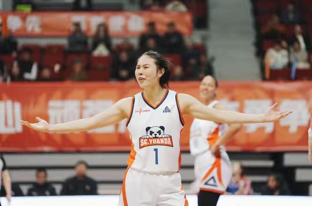 祝贺WCBA四川队获得总冠军。
山西女篮救火助理教练于琦这次没有神奇，山西女篮最