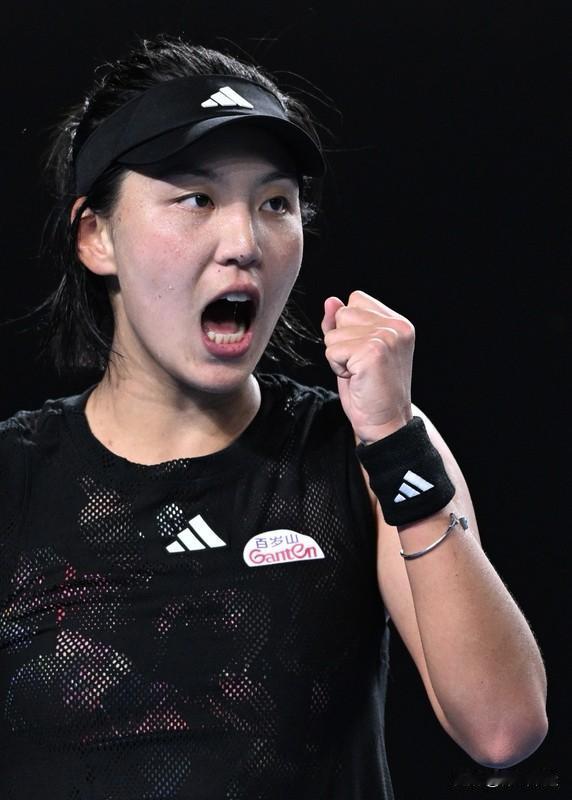 第十五届全运会开幕式在广州的广东奥林匹克体育中心举行，大湾区知名运动员苏炳添、张