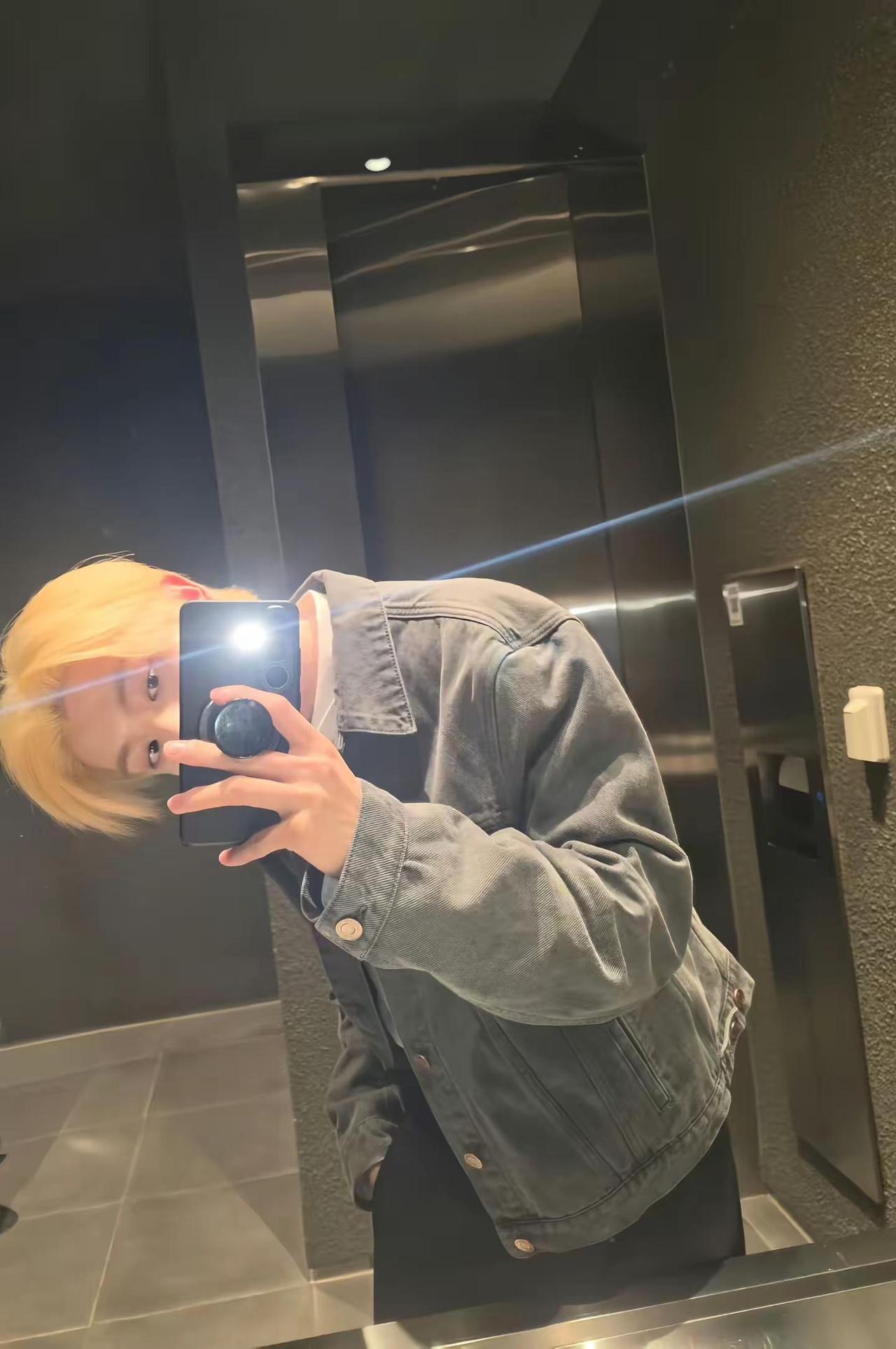 沈载伦染金发到底要不要办酒席呢好纠结啊沈载伦 jake