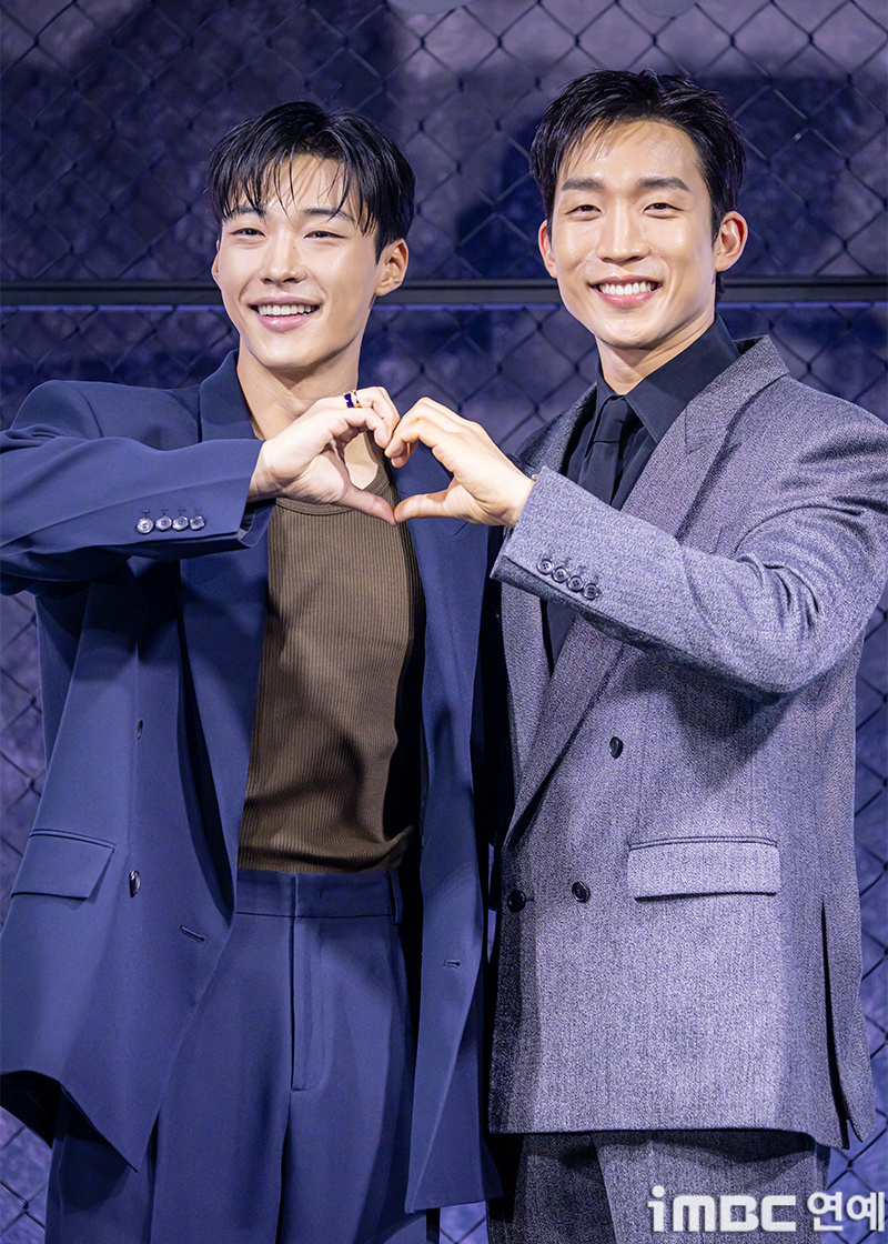 禹棹奂李相二Rain 出席Netflix新剧猎犬2 公制作发布会。该剧改编自同名