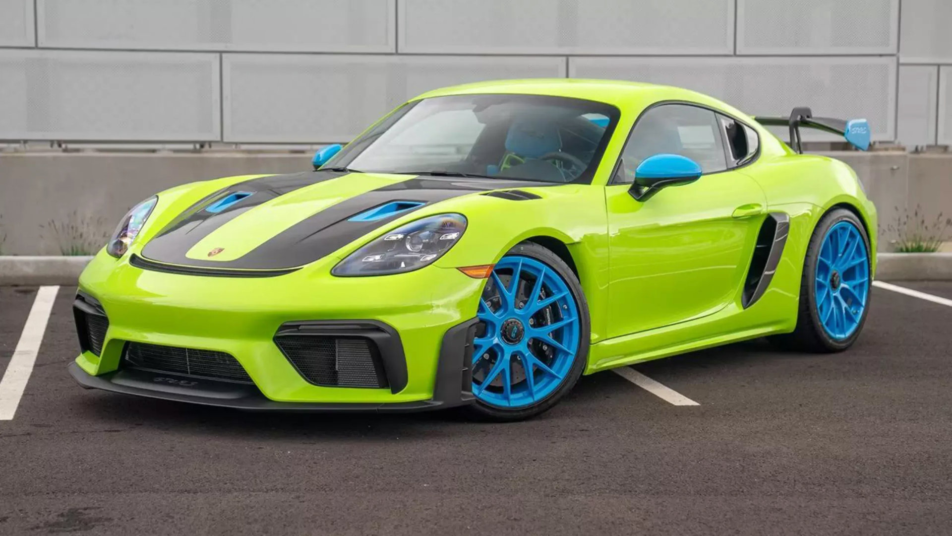 车市热门 这个配色属实是有点骚气大劲儿了 