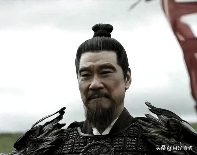 1409年七月，朱棣命淇国公丘福为征虏大将军，率精骑十万北讨鞑靼。临行前，朱棣反