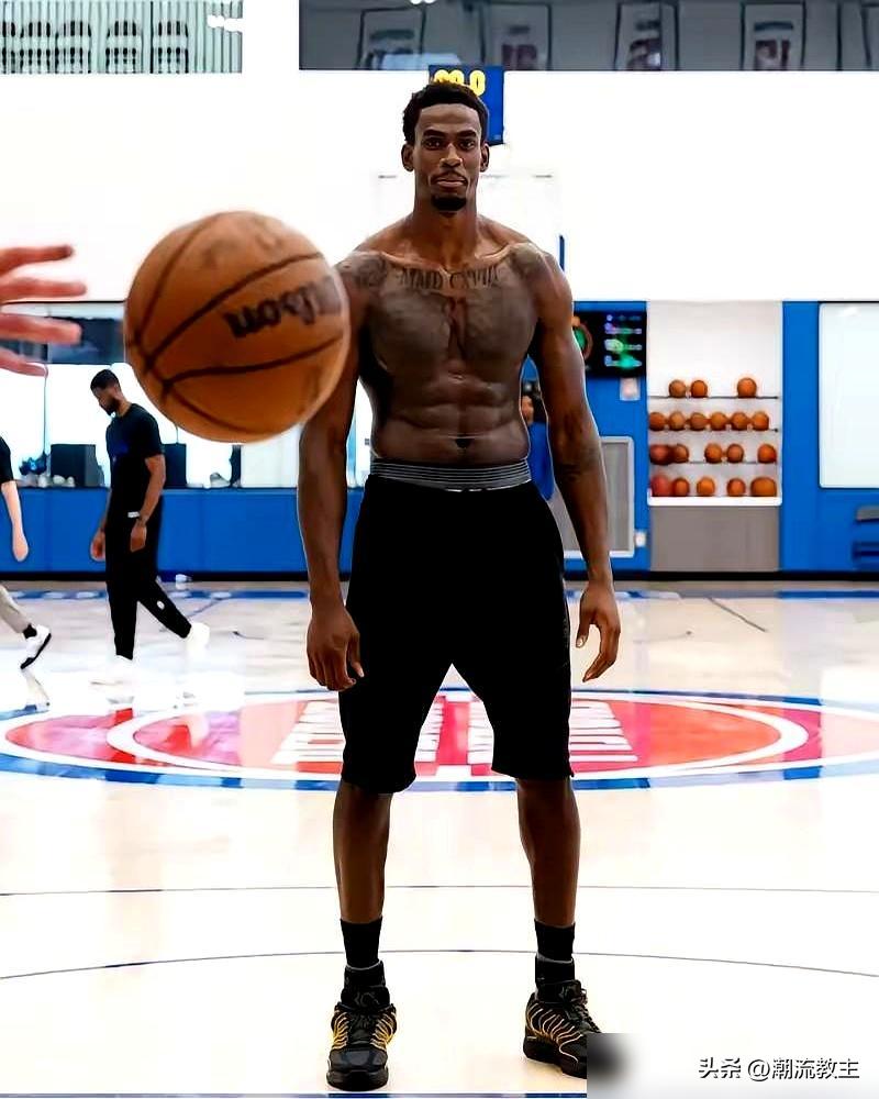 别以为后卫只会传球得分。
看看坎宁安，一个后卫，最近四场场均25.8分13.8