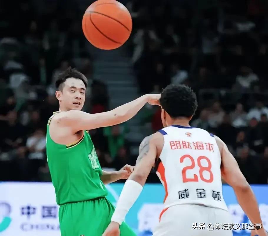 杨鸣执教时期想把赵继伟塑造成球队大哥级人物，但事与愿违赵继伟虽然头顶一哥称号但在