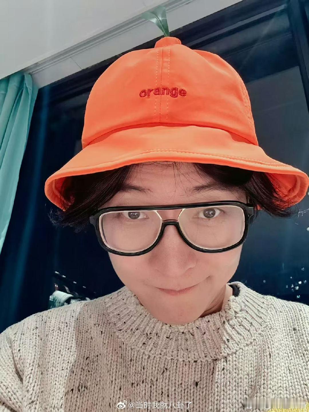 王啸坤好像一个小手办披荆斩棘 一众高个哥哥中间，王啸坤的小手办氛围感拿捏住了 