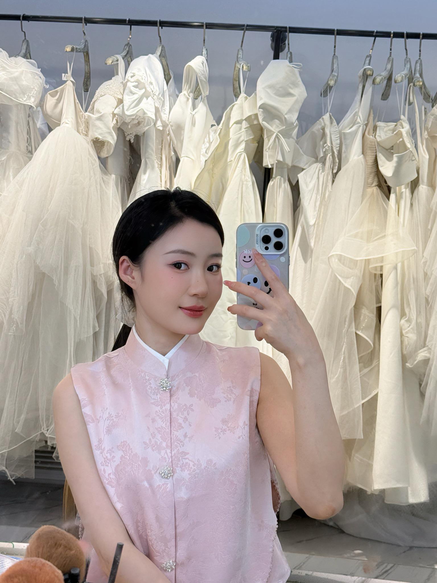到了吃糖都不甜的年龄，你告诉我什么是快乐？
