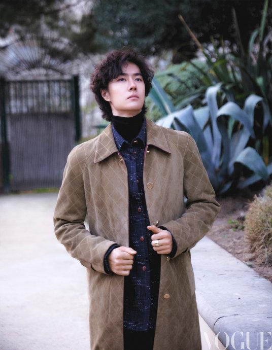 顶流时装周刷屏，内娱新风向来了
 
红毯聚光灯、高定华服、全球镜头聚焦——近期巴