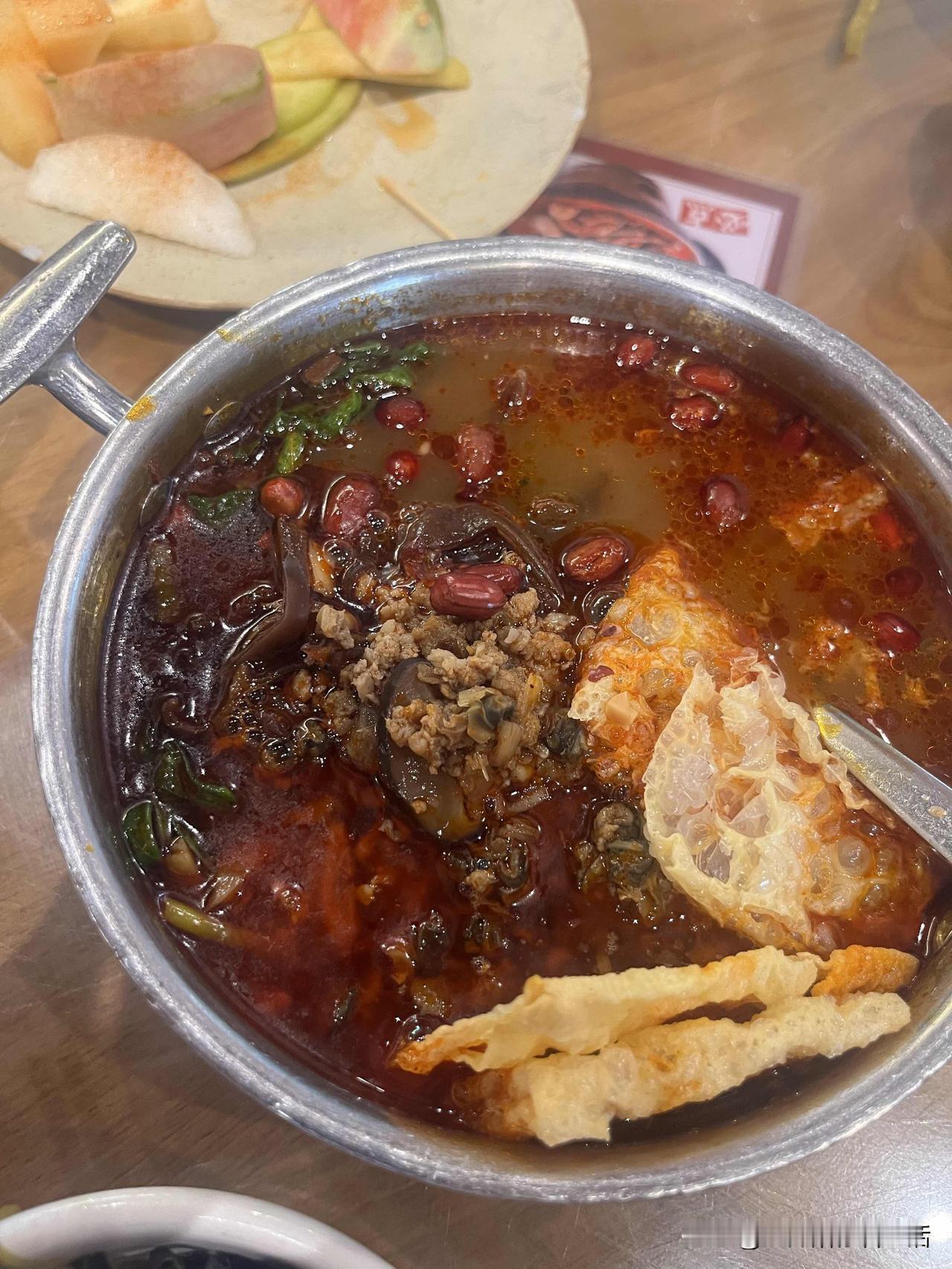 女人这辈子可以靠谁？

答案只有一个：靠自己。

不是鸡汤，是现实。
父母会老，