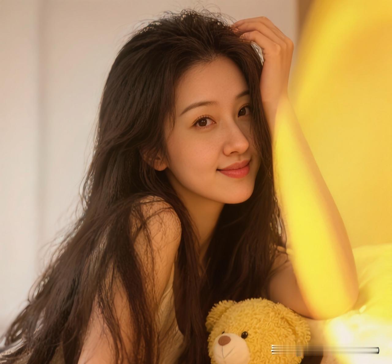 男人说女人太感性，
女人说男人太理性。
可感情这东西，
哪分得清男女？
男人沉默