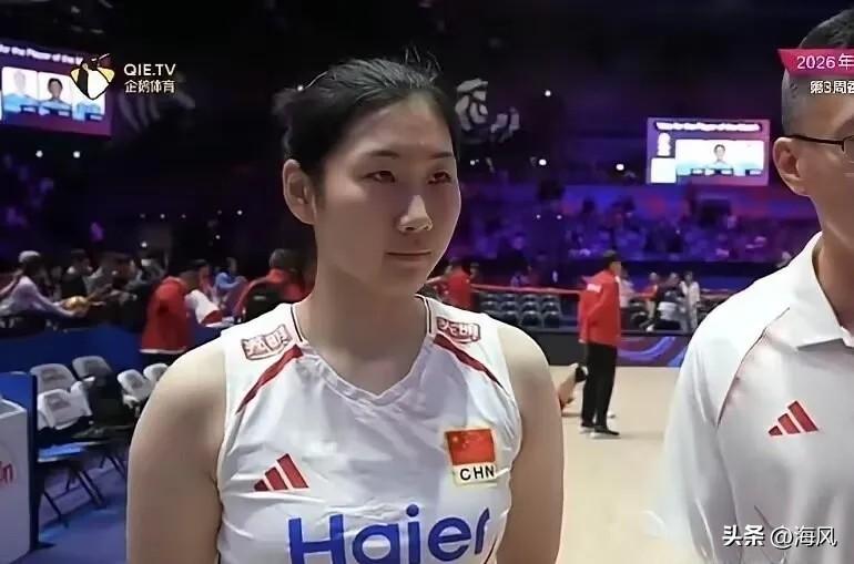 输给意大利女排后，砍下全队最高分的小将李晨瑄，在赛后混采区接受媒体采访，她说得十