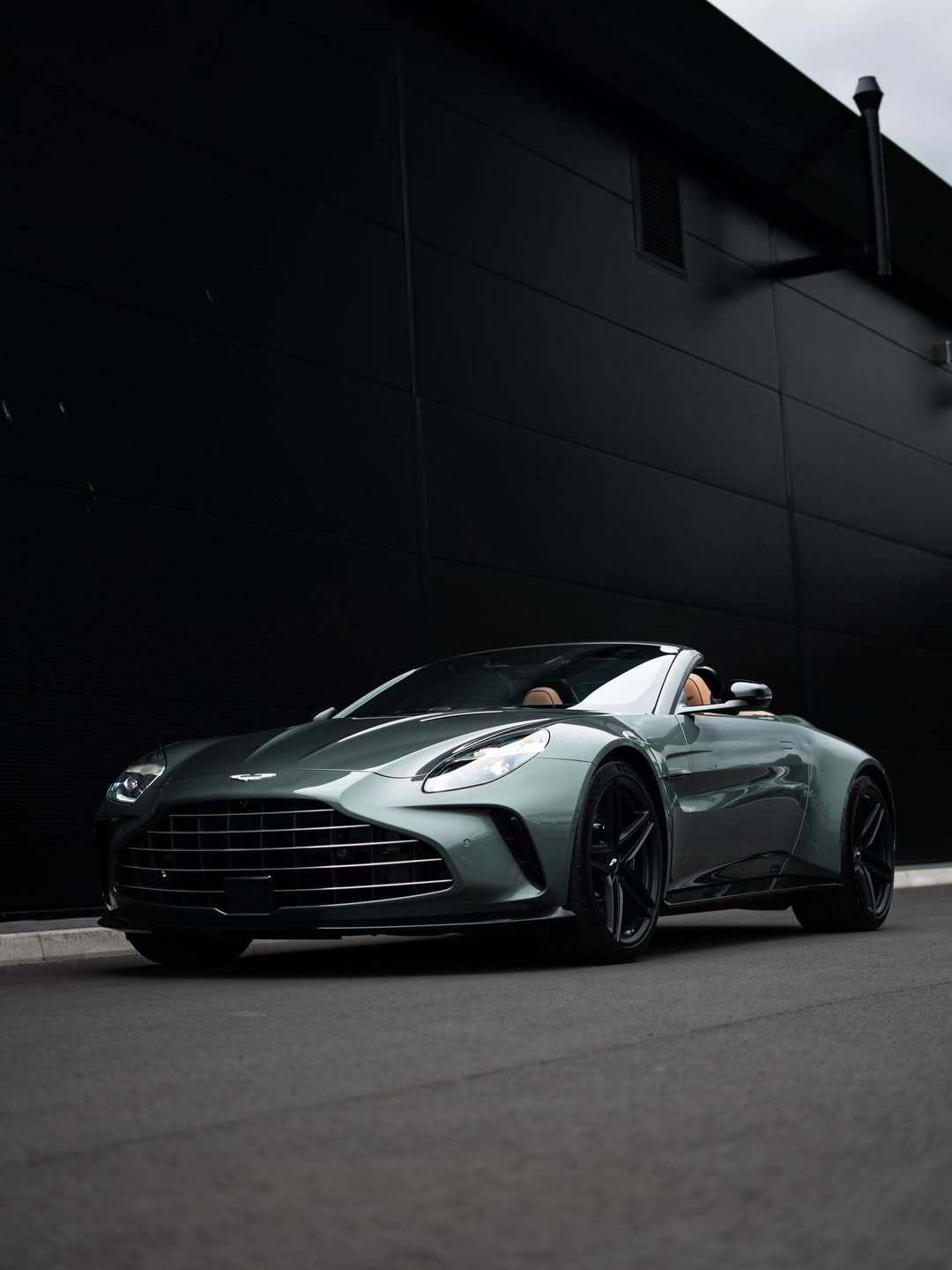 阿斯顿马丁 Vantage Roadster ​​​