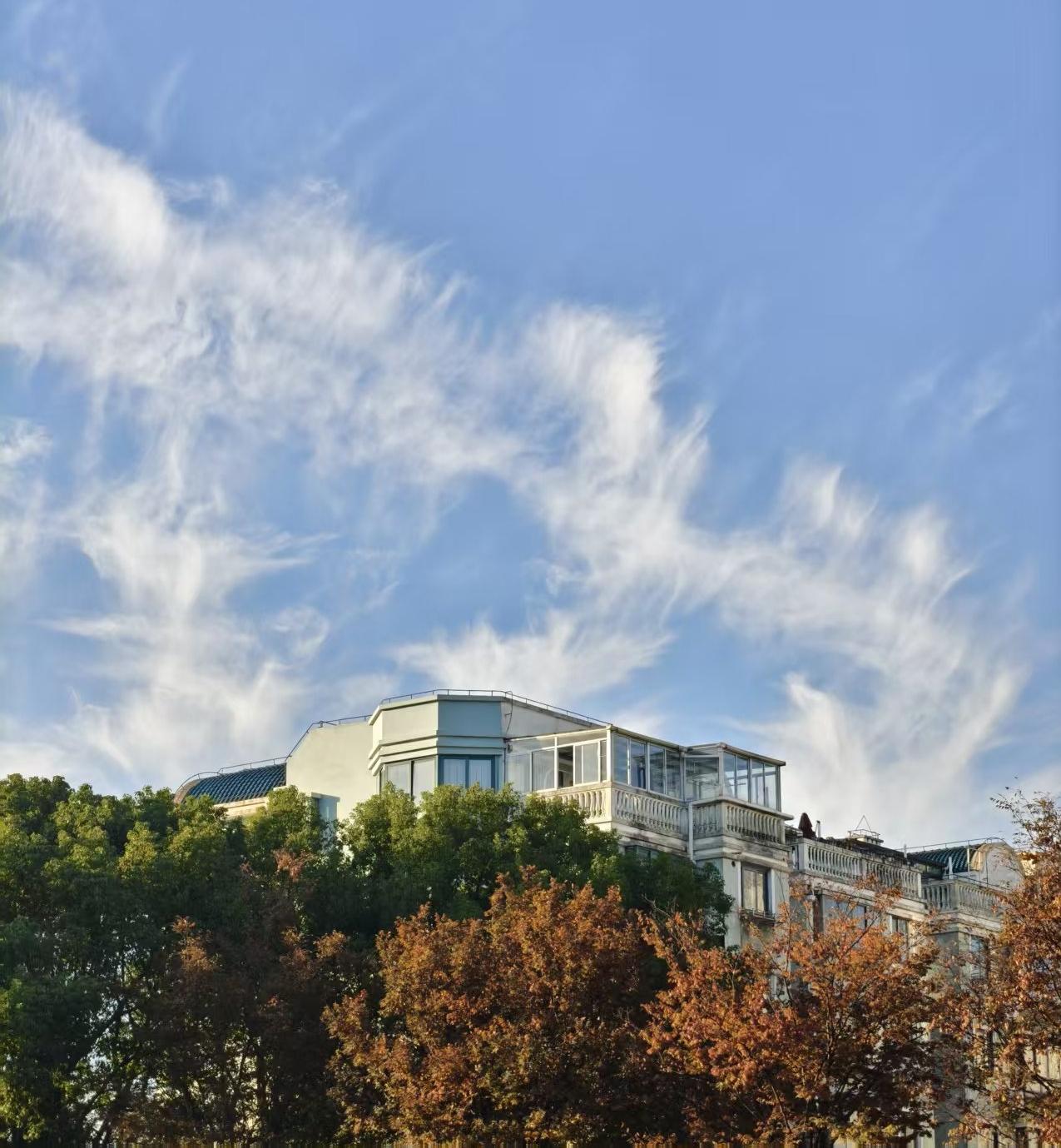 当年爆火全球的《甄嬛传》，孙俪居然也没有拿到ZUI佳女主角奖。第贰年她又出演了个