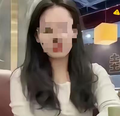 上海一男子发现妻子被上司插足5年，果断离婚后越想越气，把两人私密记录印成传单去单