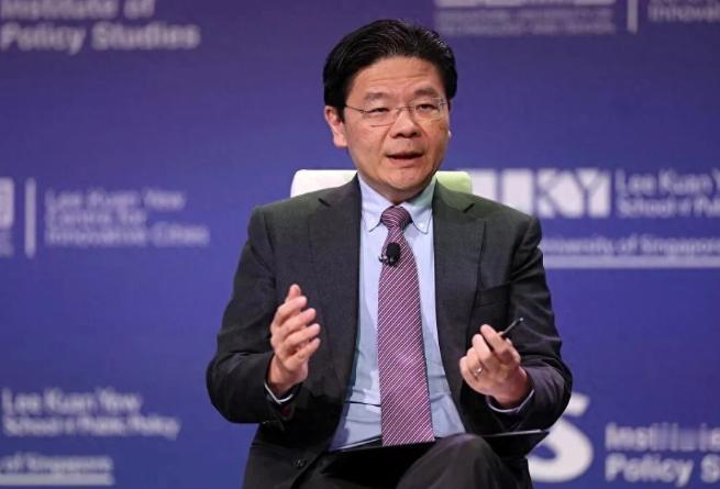 新加坡总理黄循财估计现在非常难受，不仅新加坡、马来西亚等国的官员、历史学家批评他