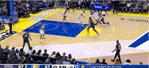 巨星球！威少连拿7分率队反超！
在今天NBA常规赛国王对阵步行者的第四节比赛，威