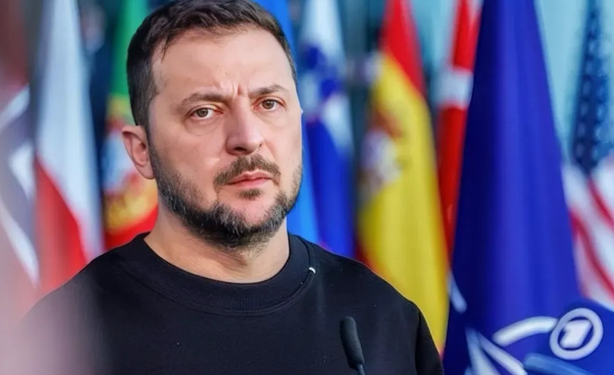 特朗普最近又语出惊人，把俄乌谈不拢的锅甩给了乌克兰总统泽连斯基。他说，阻碍和平协