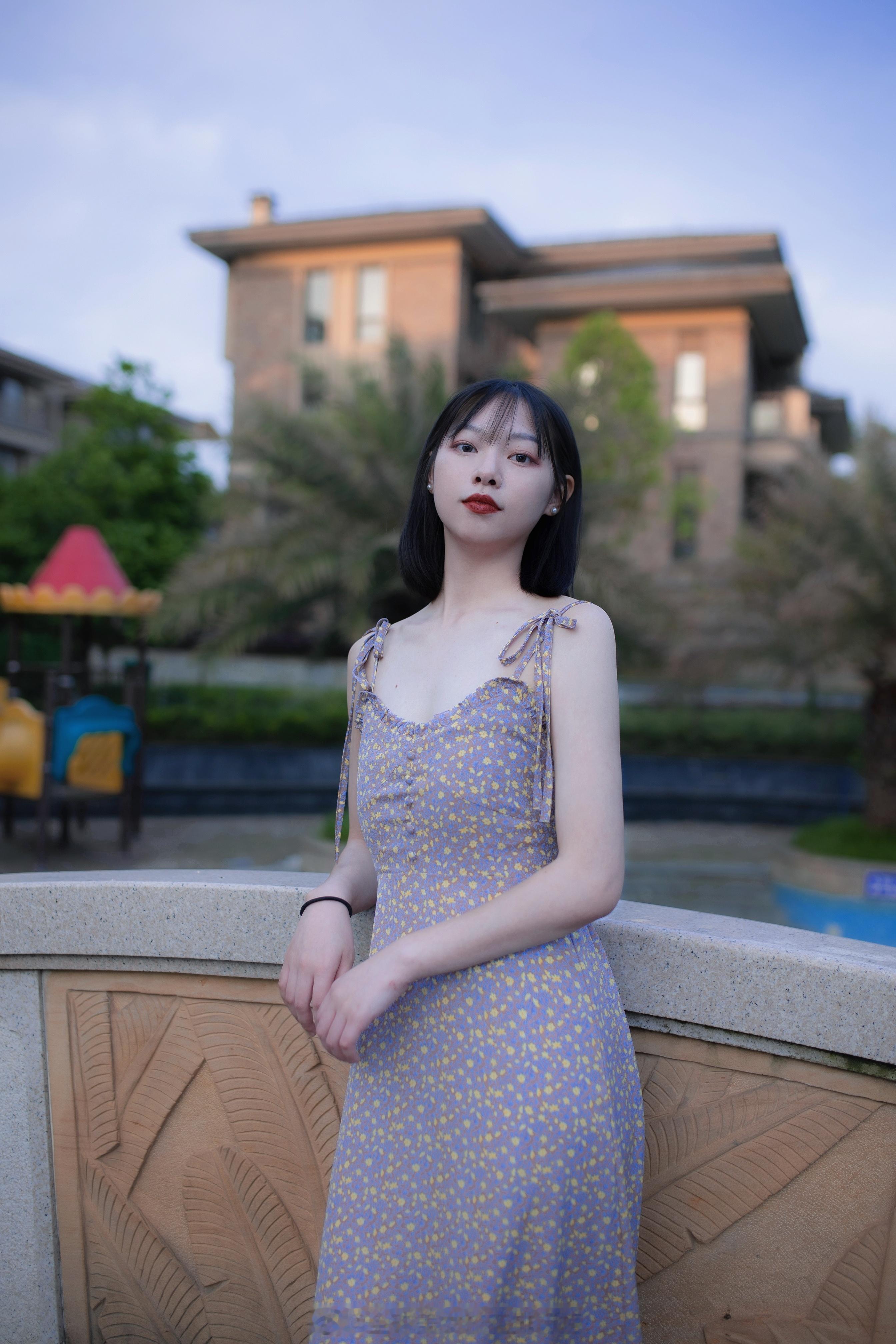 学校：江西外语外贸大学专业：建筑室内设计年龄：2002年 3月 20日星座：双鱼