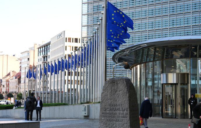 《反外交家》：欧盟因伊朗危机推迟禁止进口俄罗斯石油
 
该媒体指出，拟议中要求在