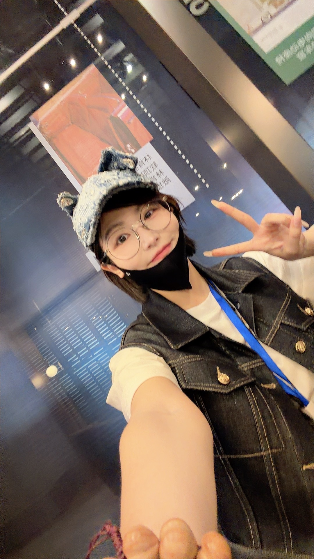 太阳已经落山而我还在展馆还好我住得近(*≧ω≦)～半小时后！准备回家～ 