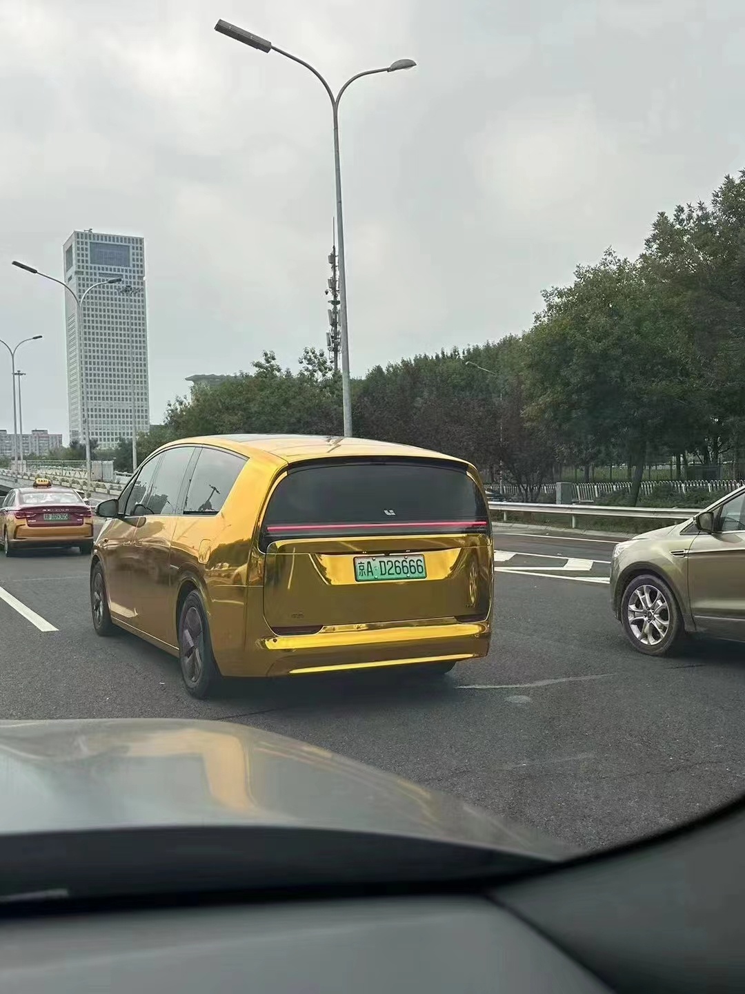 最亮的仔 ​​​