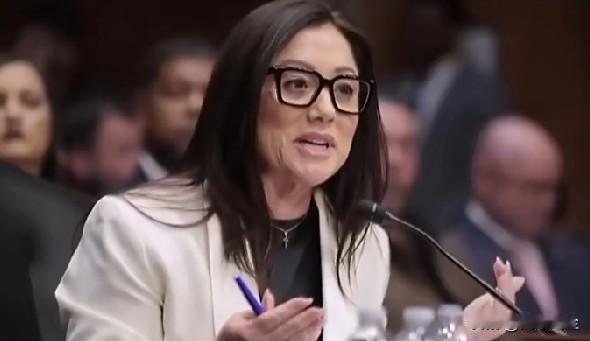美国劳工部长洛丽·查韦斯-德雷默因面临潜在不当行为调查、如使用纳税人资金进行个人
