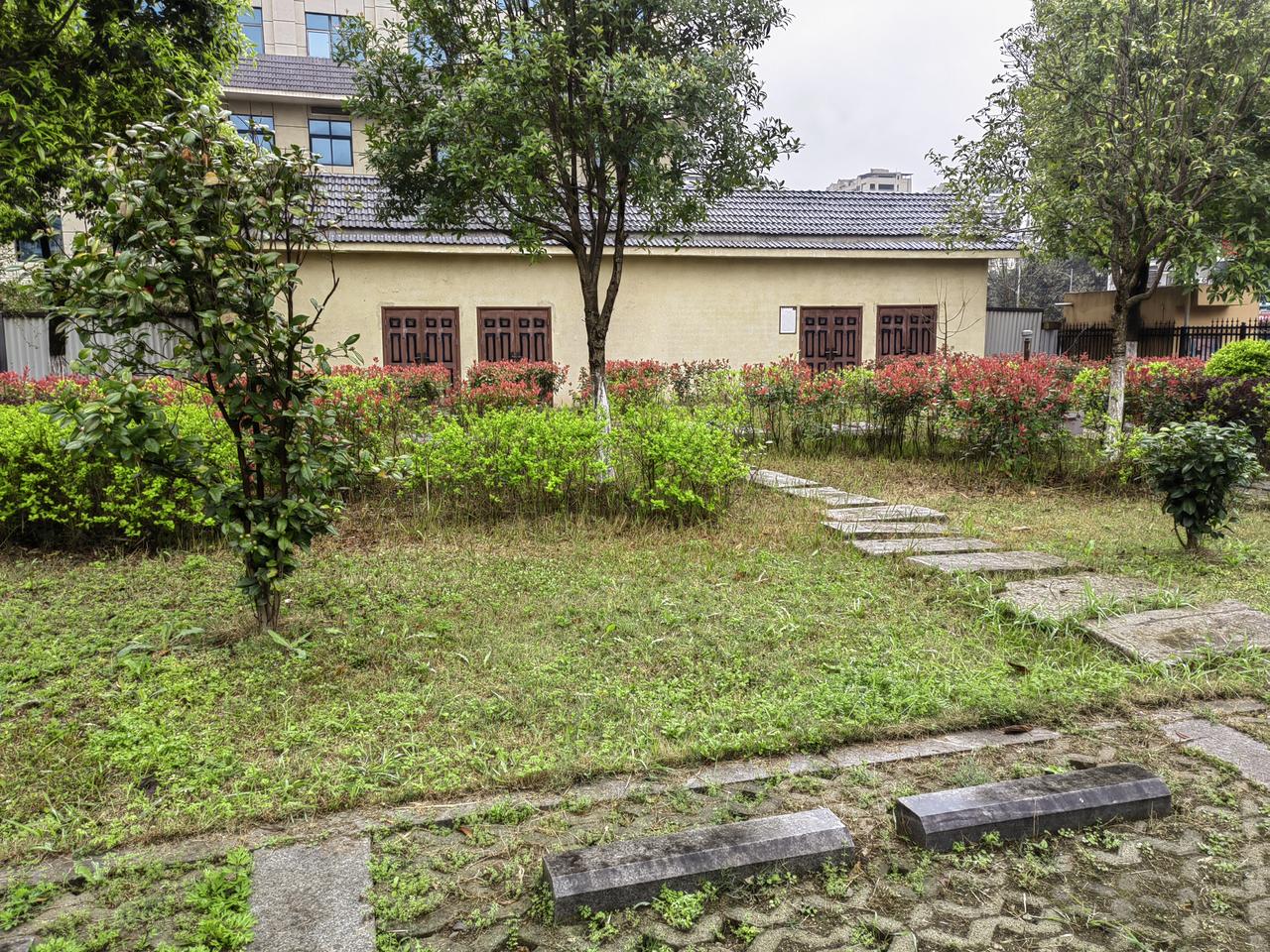 人说生意不好做，还是有人做。
        受经济不景气的大环境影响，人们都说