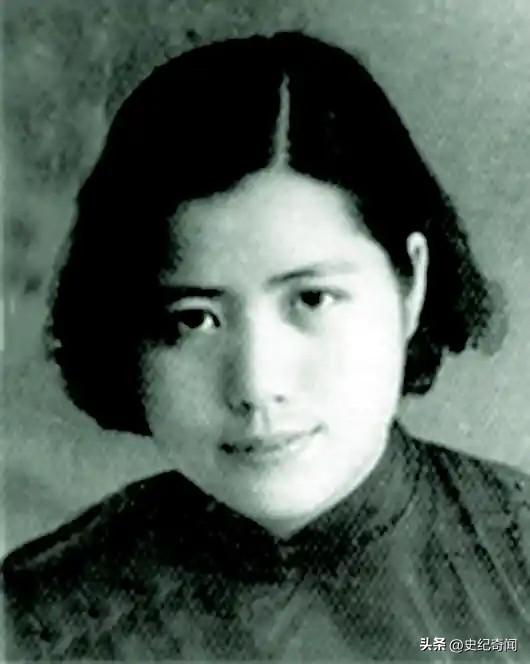 1942年，一个女战士被日军堵在洞内，日寇在洞口放火，想用烟熏她出来，几分钟之后
