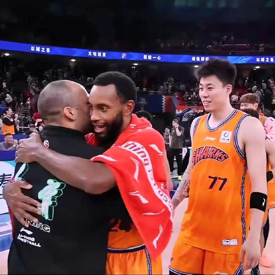 最近看到有球迷说，辽篮前外援弗格在上海男篮打的太好了！下赛季辽宁队可以把他再签回