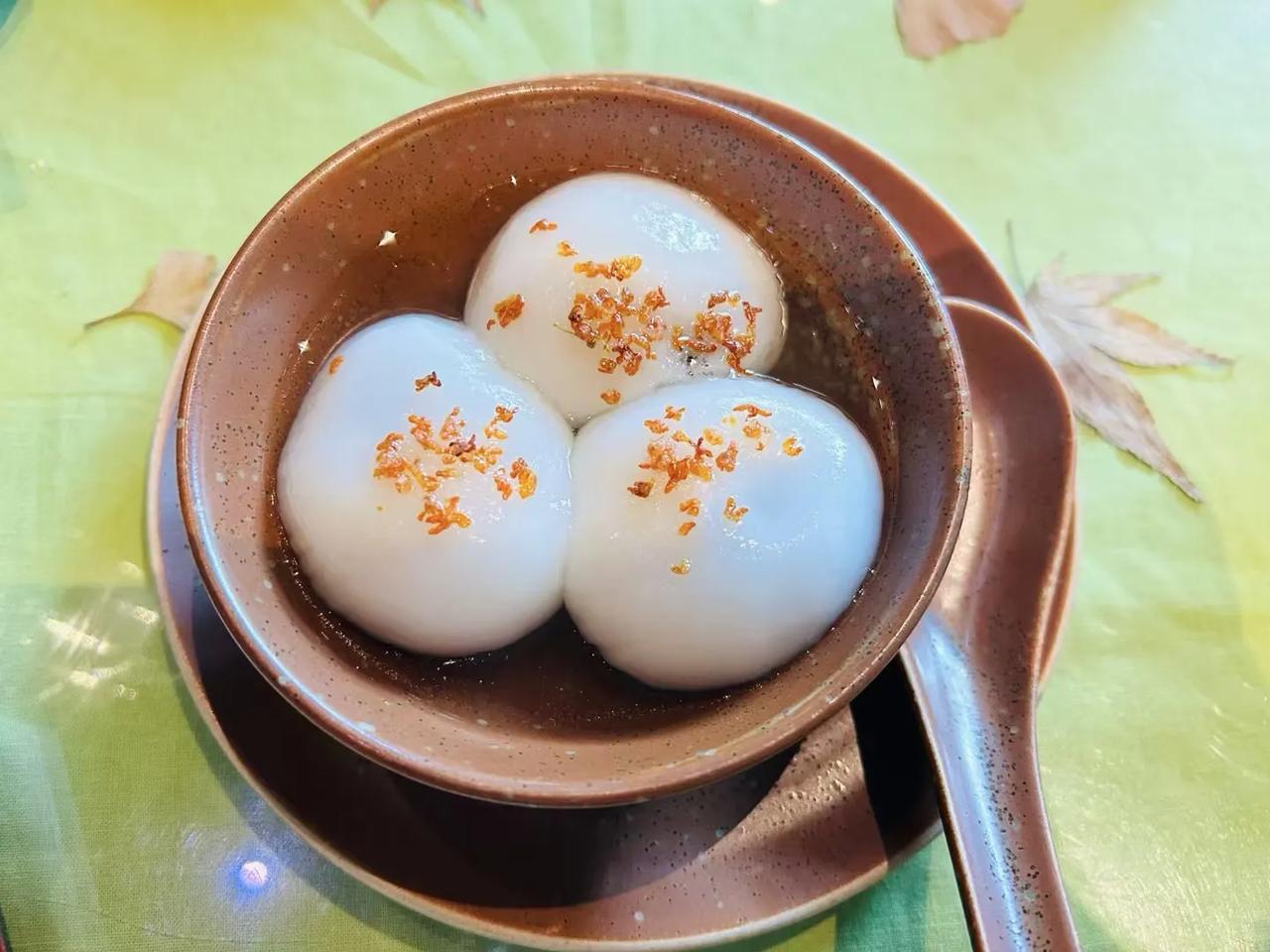 宁波汤团🌺汤圆
白白的，圆圆的，软软的，糯糯的，黏黏的，甜甜的，香香的，美美的