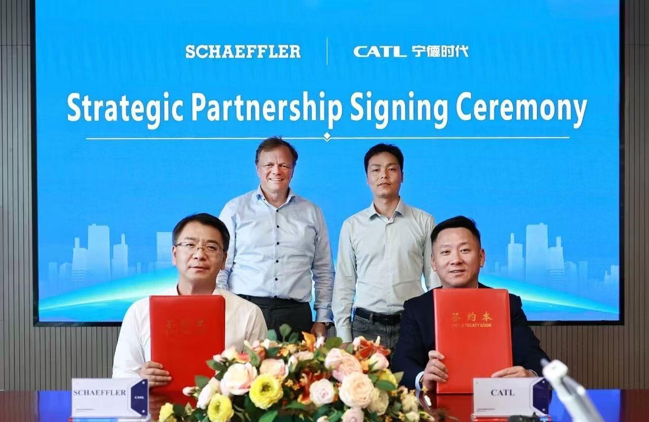 宁德时代 近日，宁德时代与专注驱动技术的科技公司舍弗勒（Schaeffler）签