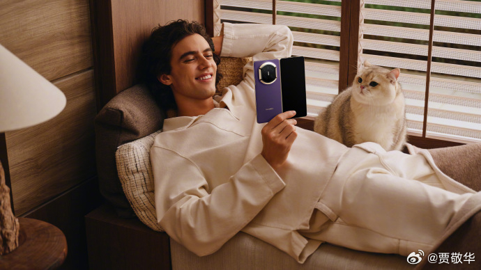  华为放大招了，在华为Mate80预订非常火爆的情况下，又一款新品华为Mate 