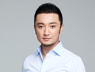 尼格买提，年入千万、10年春晚没掉过链子的男人，在2025年6月1日晚上，改签了
