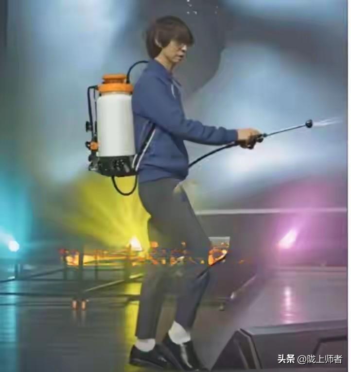 我承认庞麦郎歌唱的确实不行，如果打农药绝对是把好手！